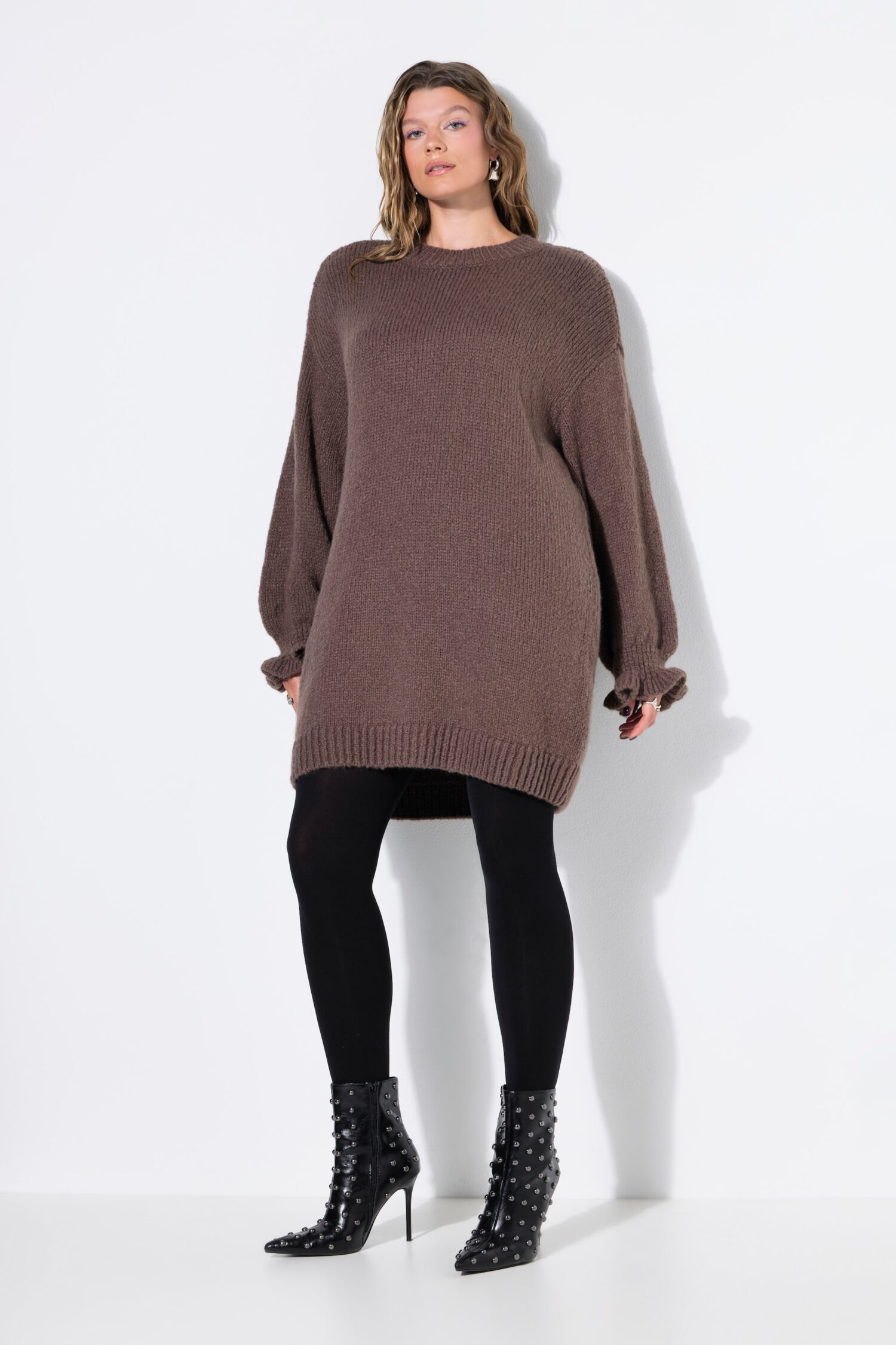 Φόρεμα πλεκτό, oversized με βολάν στα μανίκια