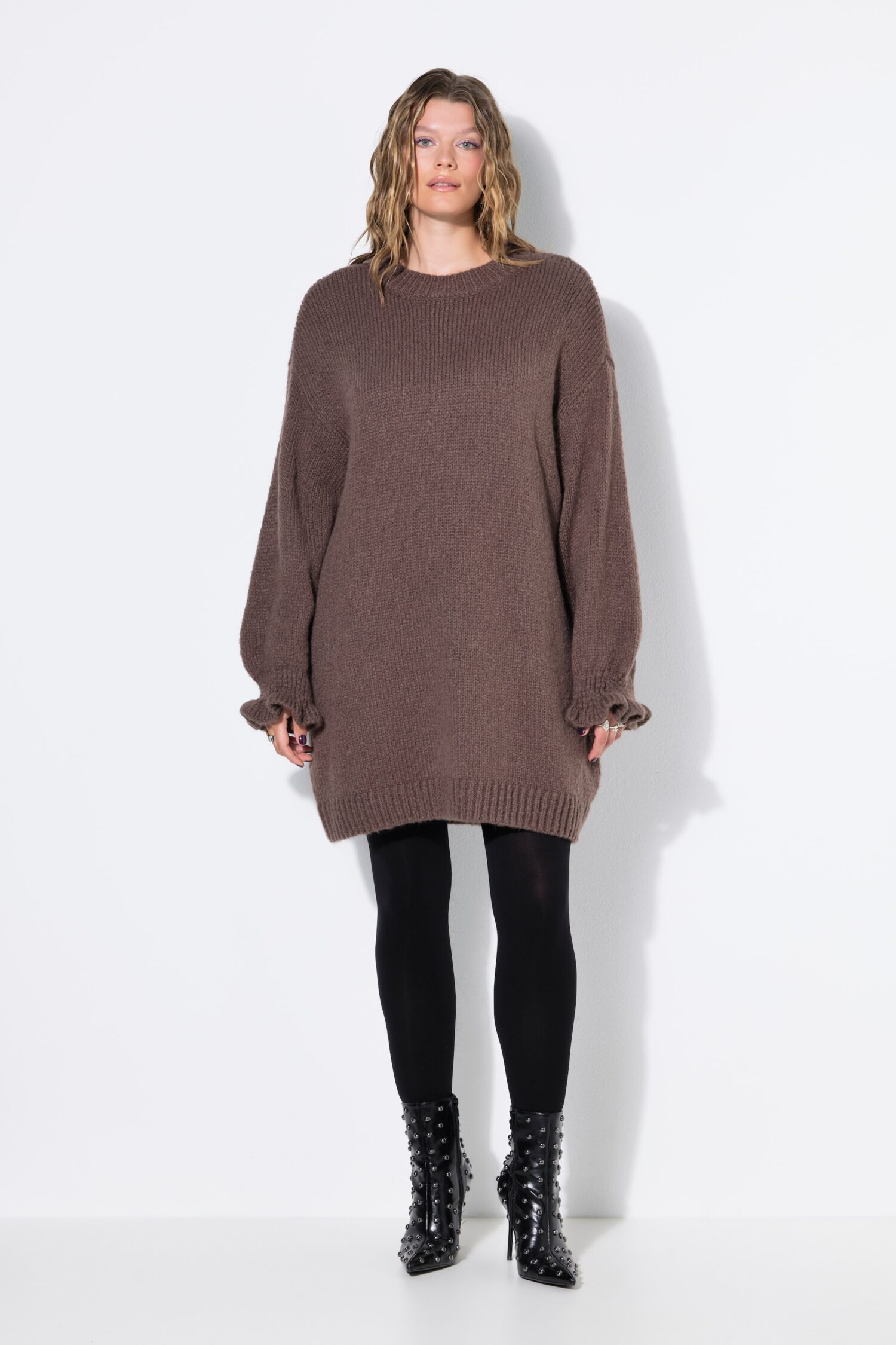 Φόρεμα πλεκτό, oversized με βολάν στα μανίκια