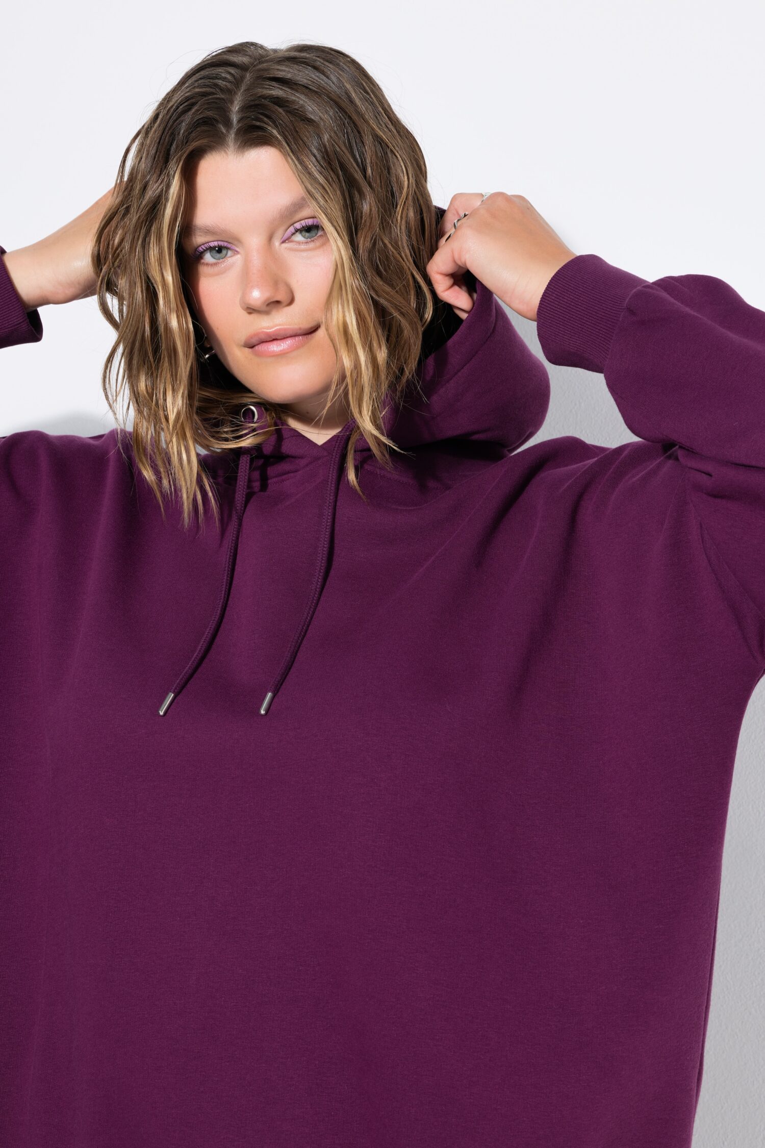 Μπλούζα φούτερ σε cropped oversized με κουκούλα