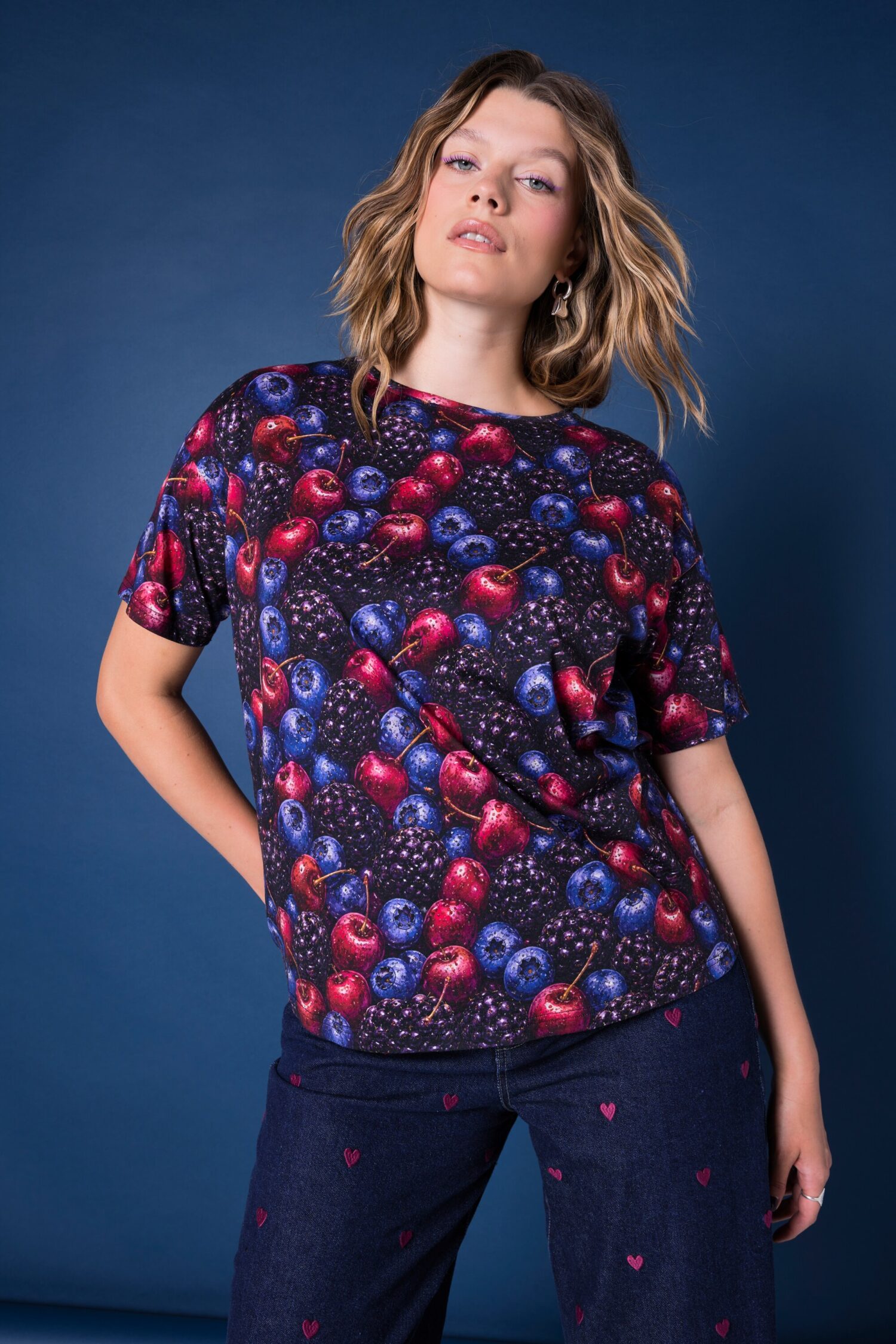 Μπλούζα oversized με berries print