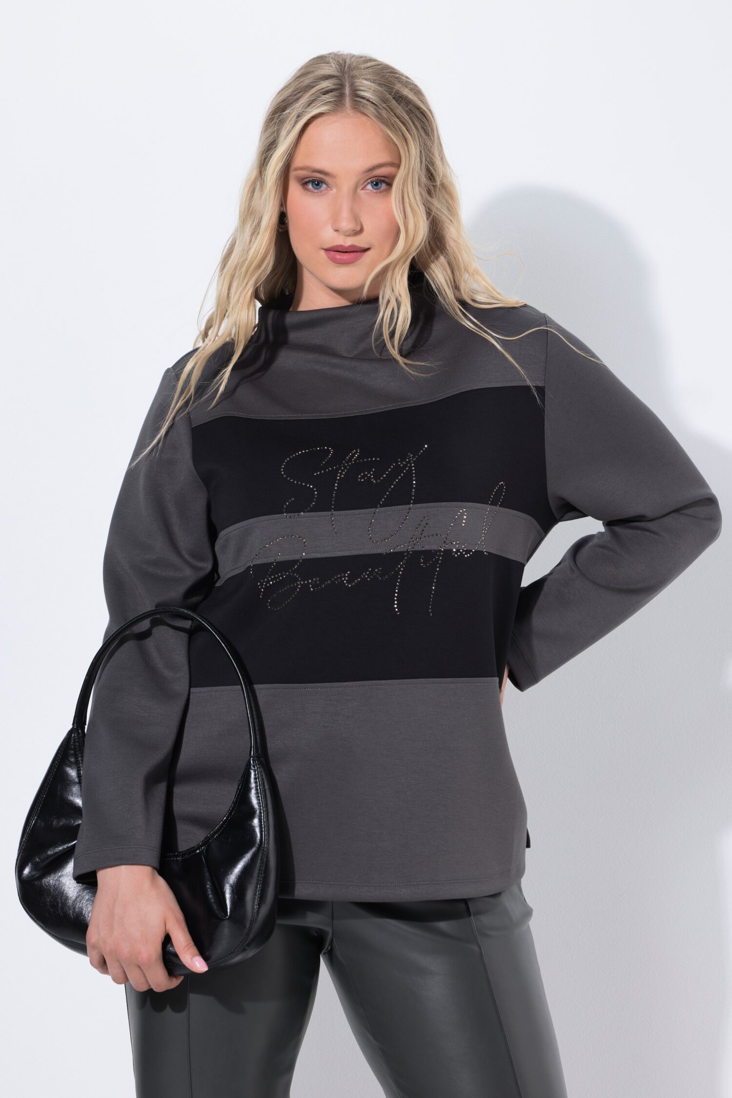 Μπλούζα oversized με όρθιο γιακά και στρας