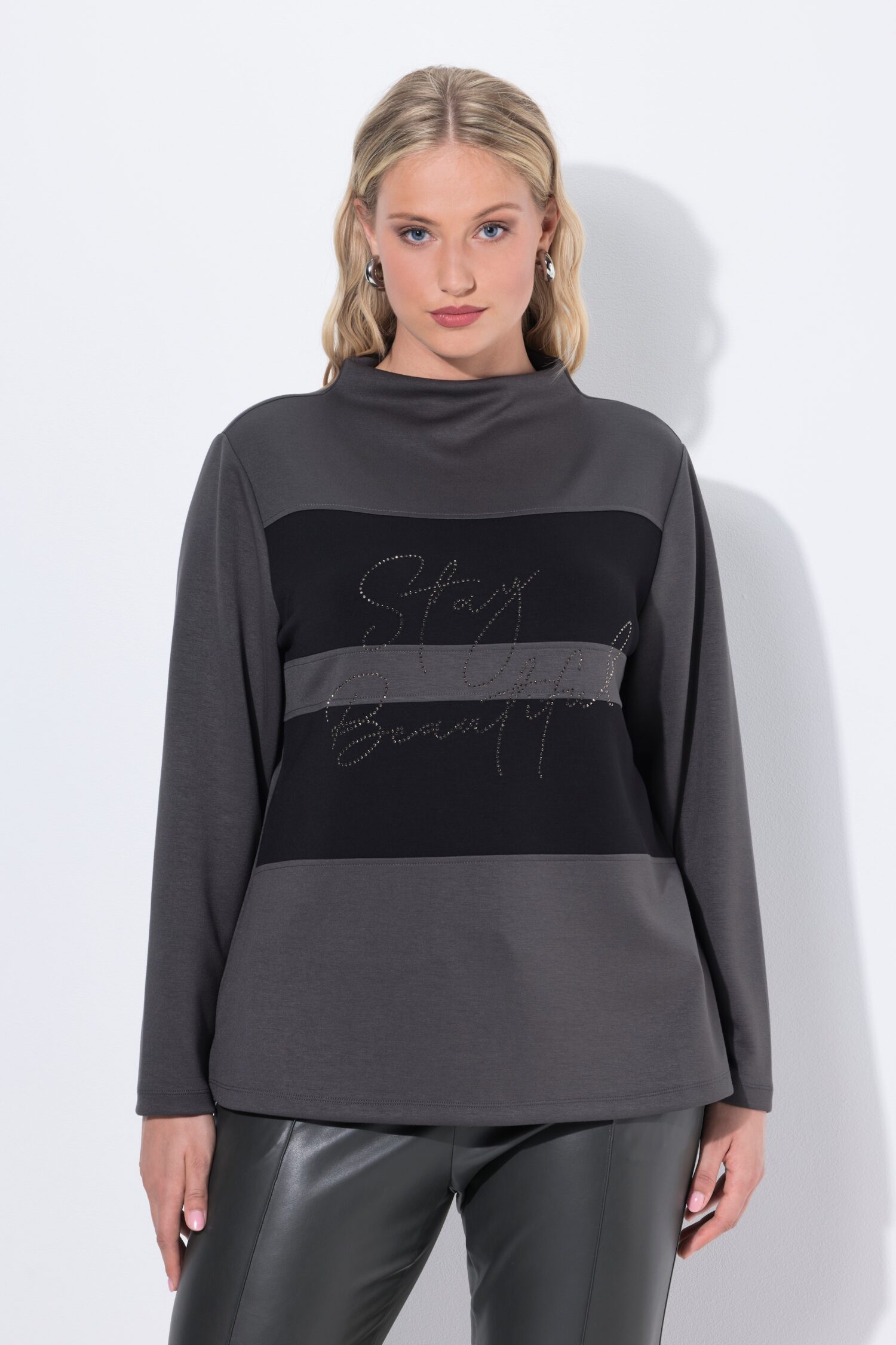 Μπλούζα oversized με όρθιο γιακά και στρας