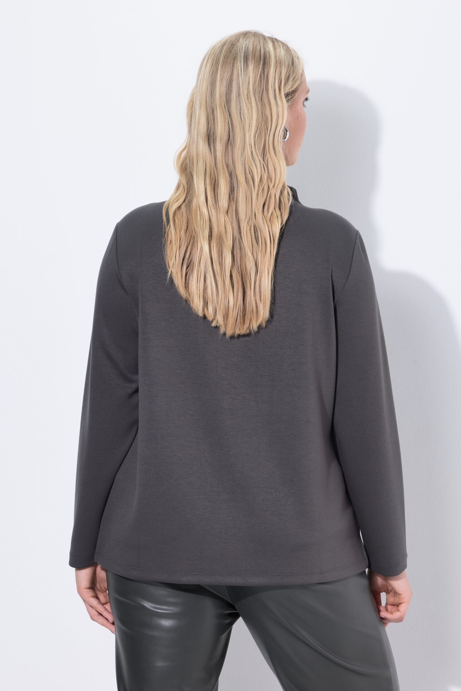 Μπλούζα oversized με όρθιο γιακά και στρας