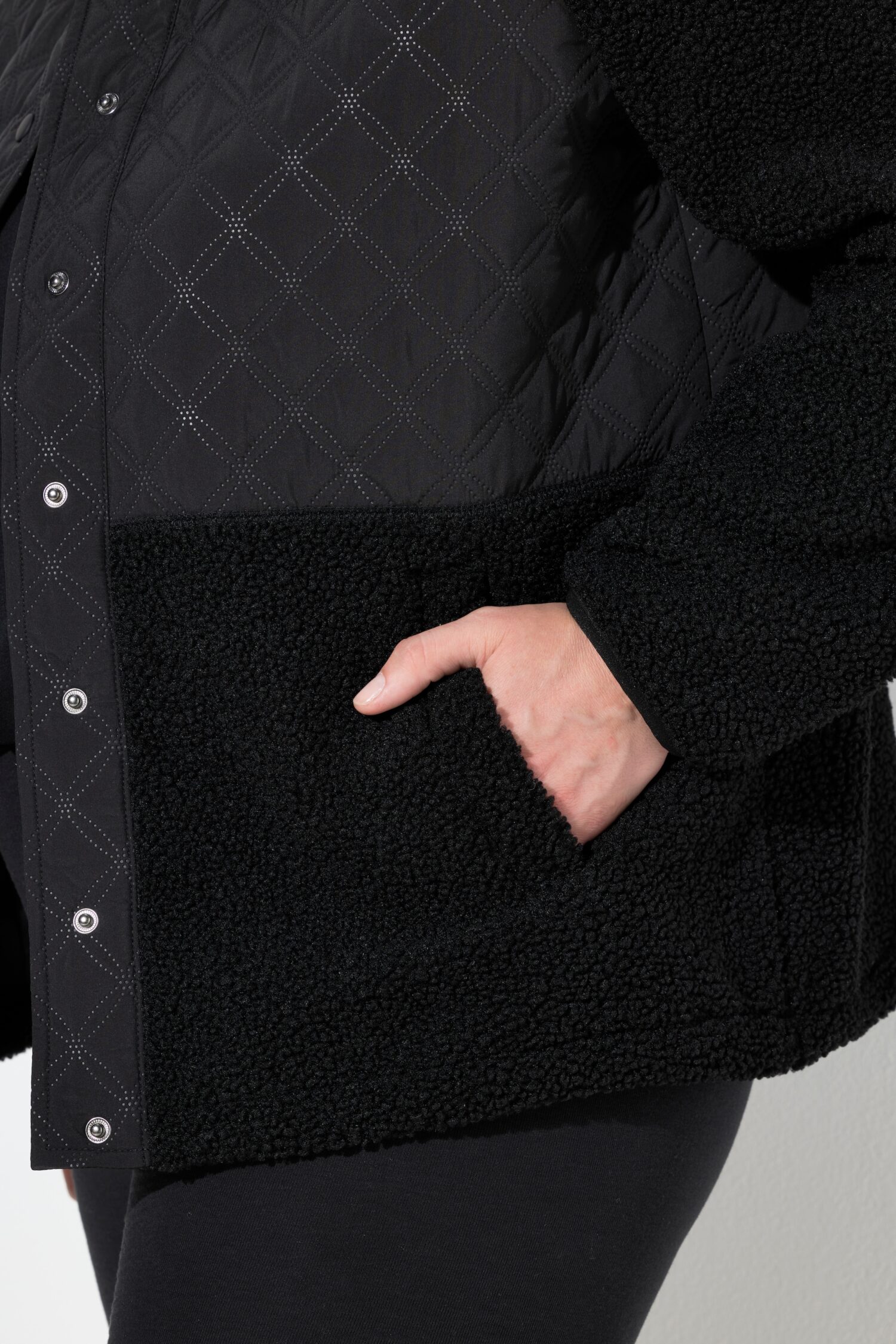 Μπουφάν με άνετη εφαρμογή fleece και καπιτονέ