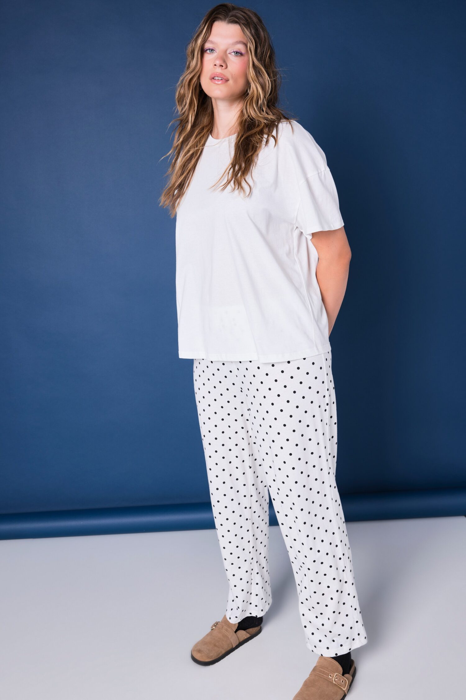 Πυτζάμες σετ oversized με πουά παντελόνι