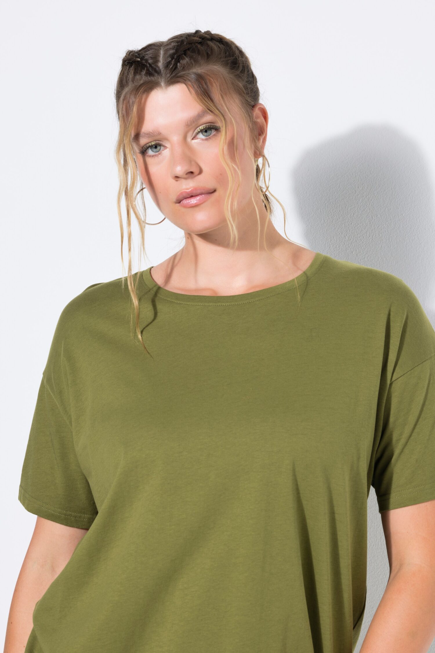 T-shirt basic με χαλαρή εφαρμογή και στρογγυλή λαιμόκοψη