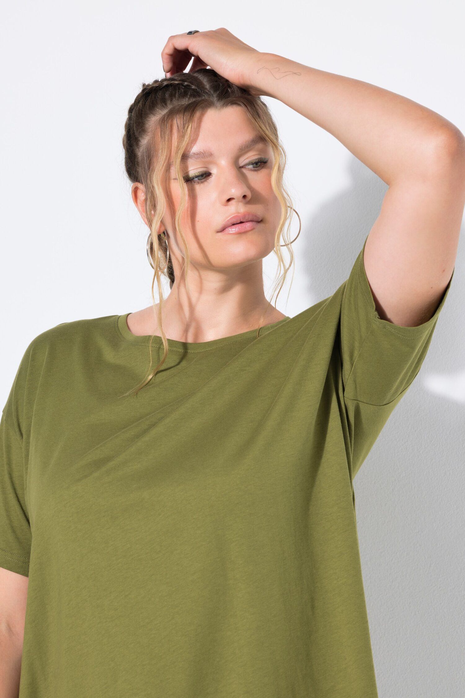 T-shirt basic με χαλαρή εφαρμογή και στρογγυλή λαιμόκοψη