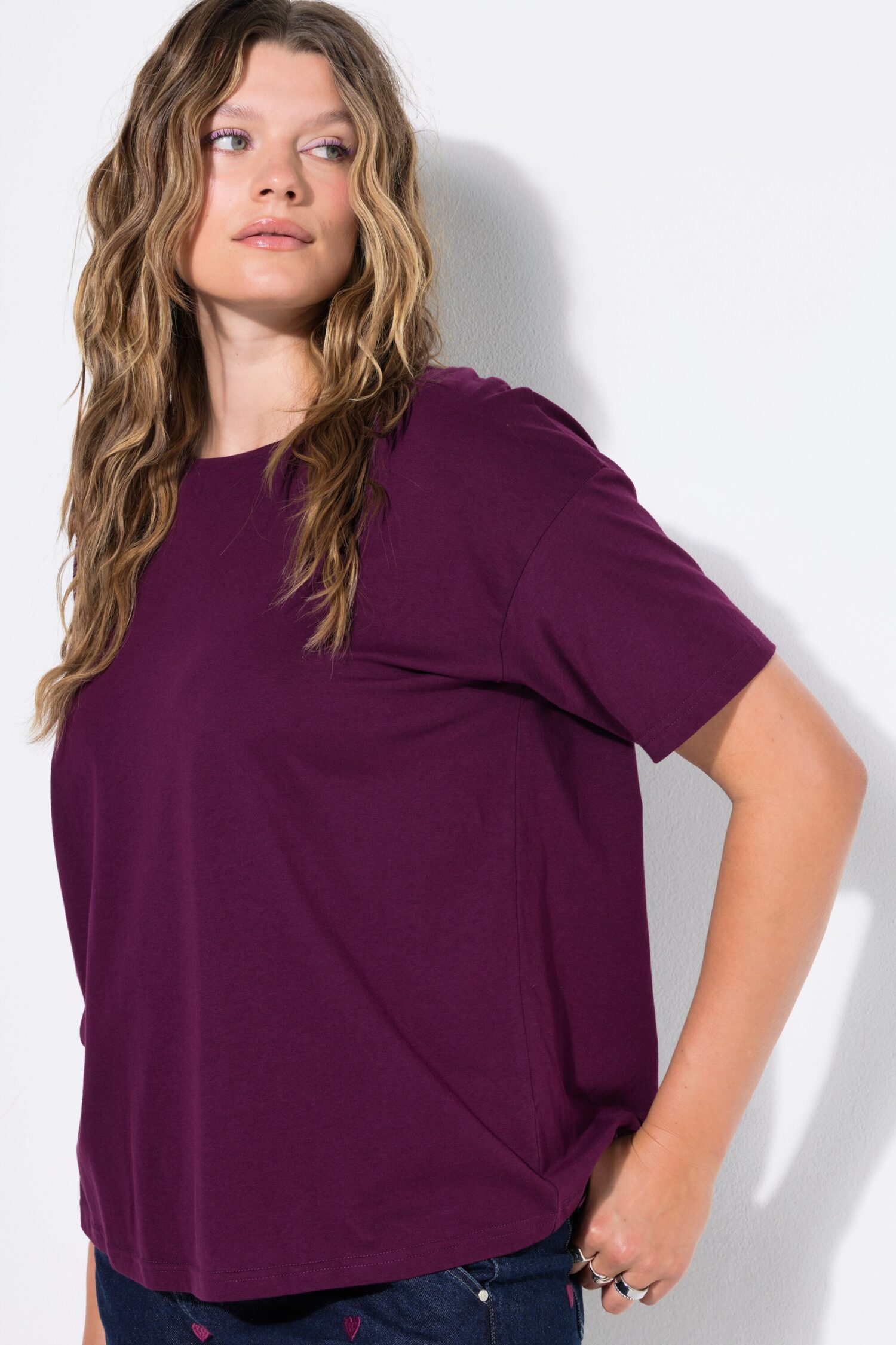 T-shirt basic με χαλαρή εφαρμογή και στρογγυλή λαιμόκοψη