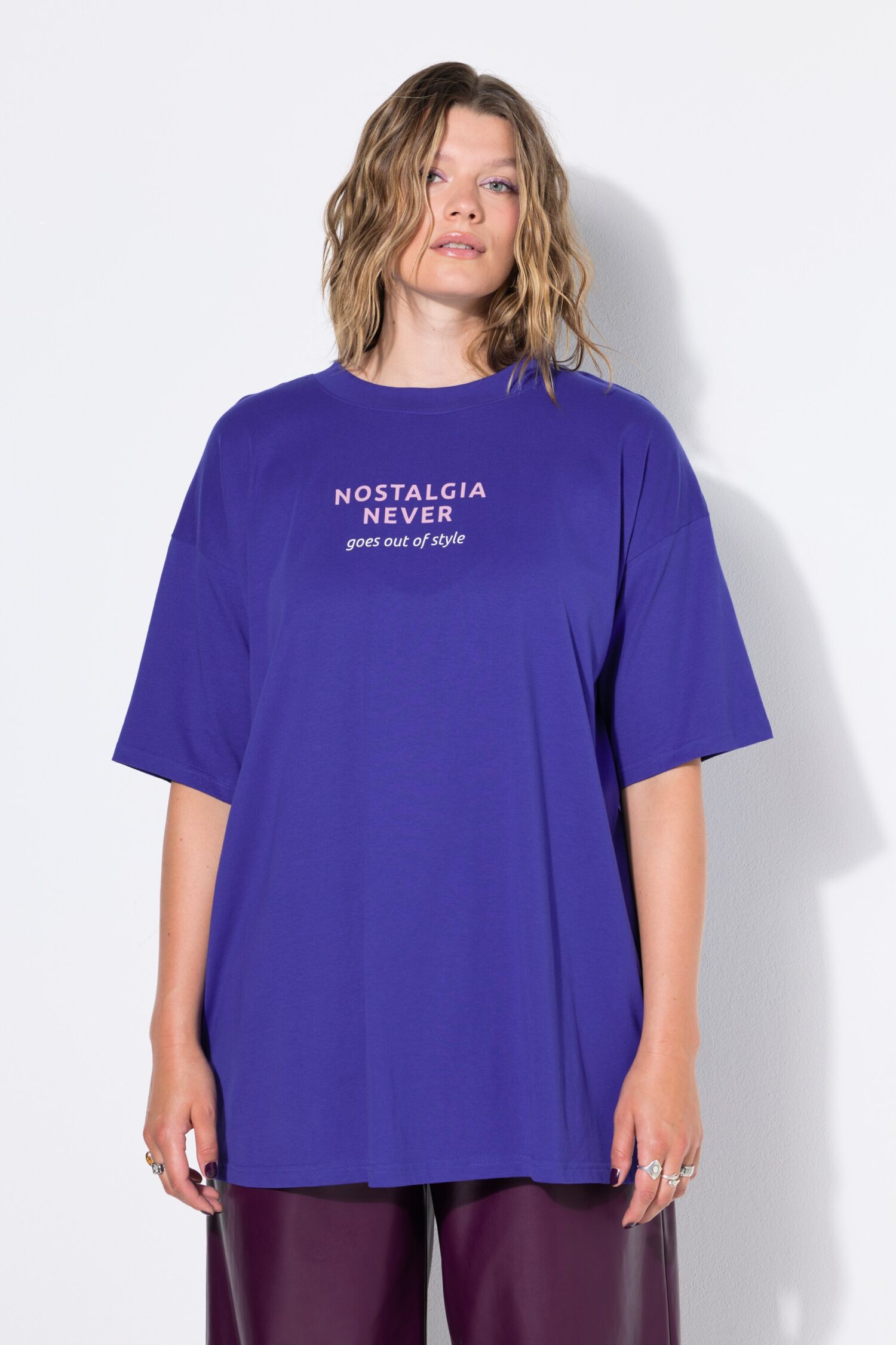 T-shirt oversized με τύπωμα "NOSTALGIA"