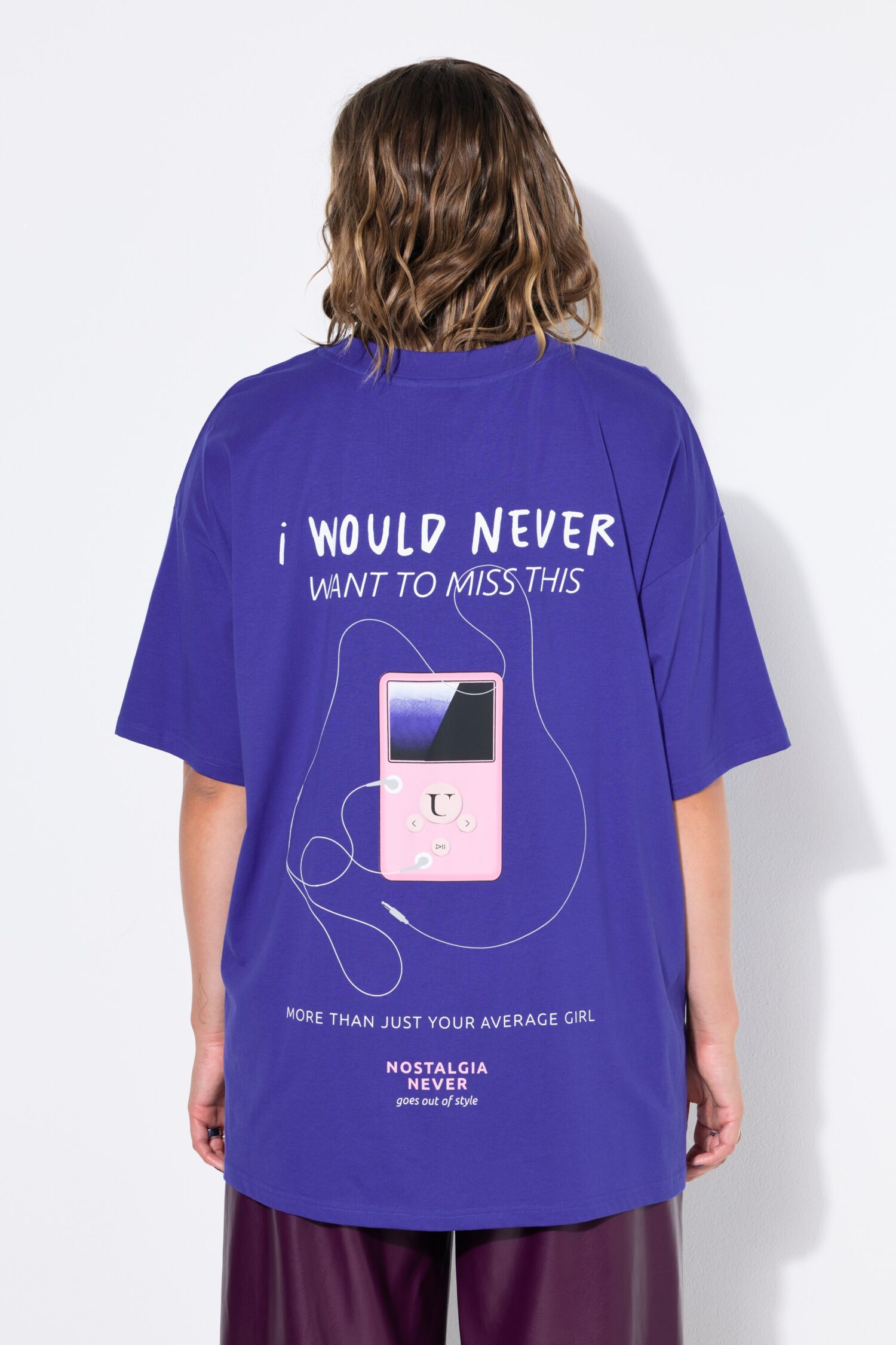 T-shirt oversized με τύπωμα "NOSTALGIA"
